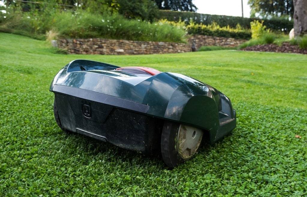 Gartenpflege mittels Drohnen